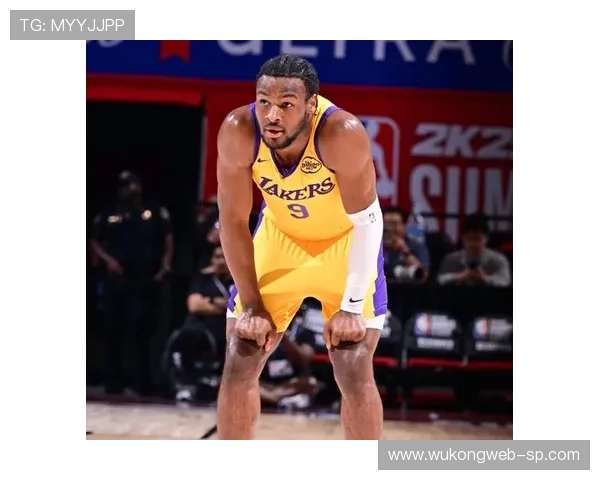 奥斯卡·罗伯特森关键时刻持球组织提升球队进攻效率明显