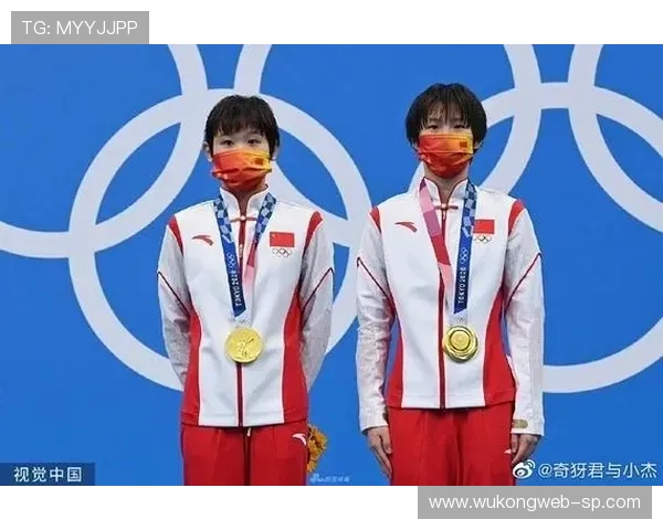 张家齐训练完偷偷吃炸鸡被教练抓包，结果第二天跳水池边啃苹果像在演苦情剧