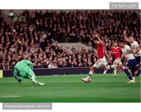 直塞撕开后防 梅西本赛季更偏组织者